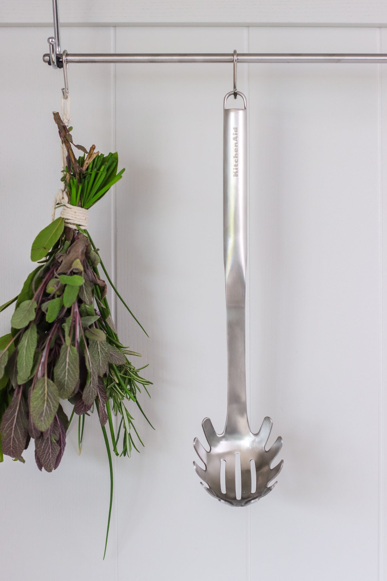 KitchenAid Premium naběračka na špagety, KMG005OHSS