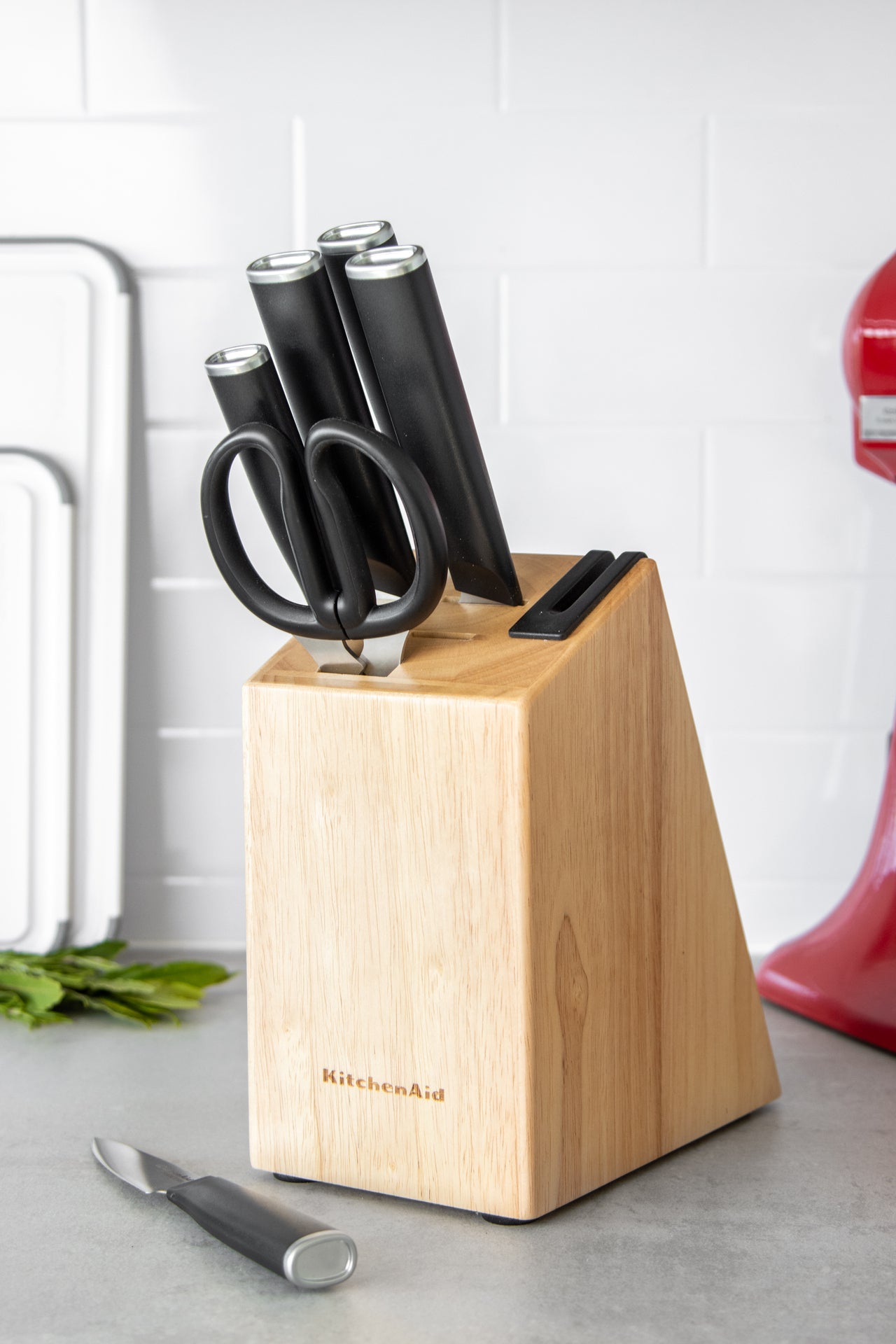 KitchenAid Classic kaučukový blok s noži 7 ks, KE6PSTANOBG