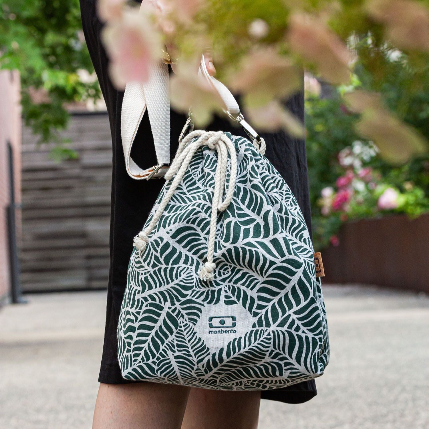 Monbento Fresh thermal bag for snack box 5,7 l, graphic jungle, 77224001