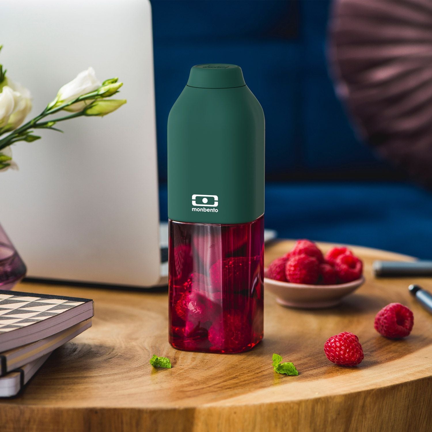 Monbento Positive M drinking bottle 500 ml, green dark, 15010078