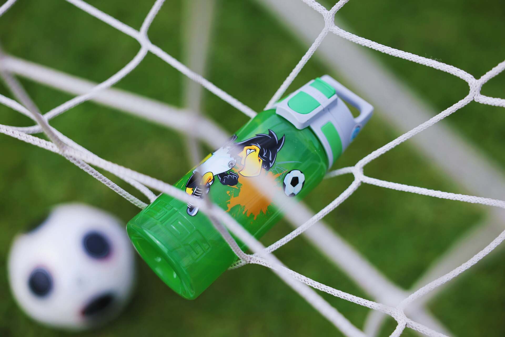 Sigg Viva One dojčenská fľaša na pitie 500 ml, futbal DFB paule, 8596.50