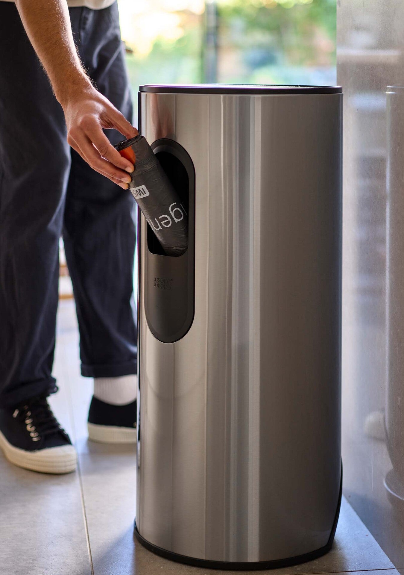 Joseph Joseph Oblúkový pedálový odpadkový kôš 30 l, nerezová oceľ, 30150