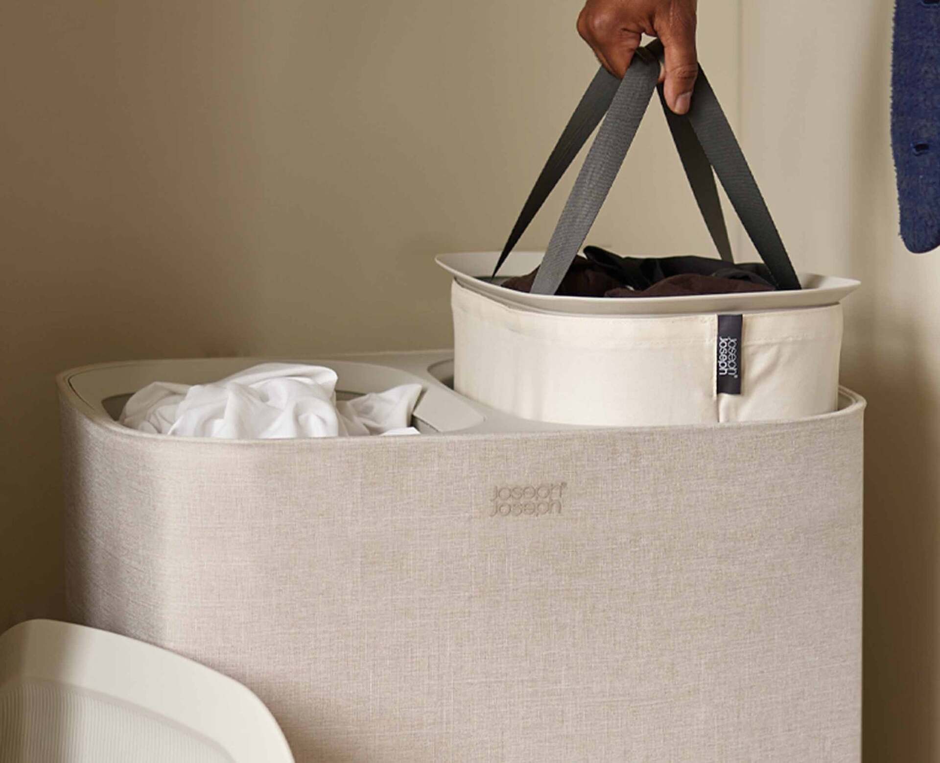 Kôš na bielizeň Joseph Joseph Tota 90 l, krémový, 50020