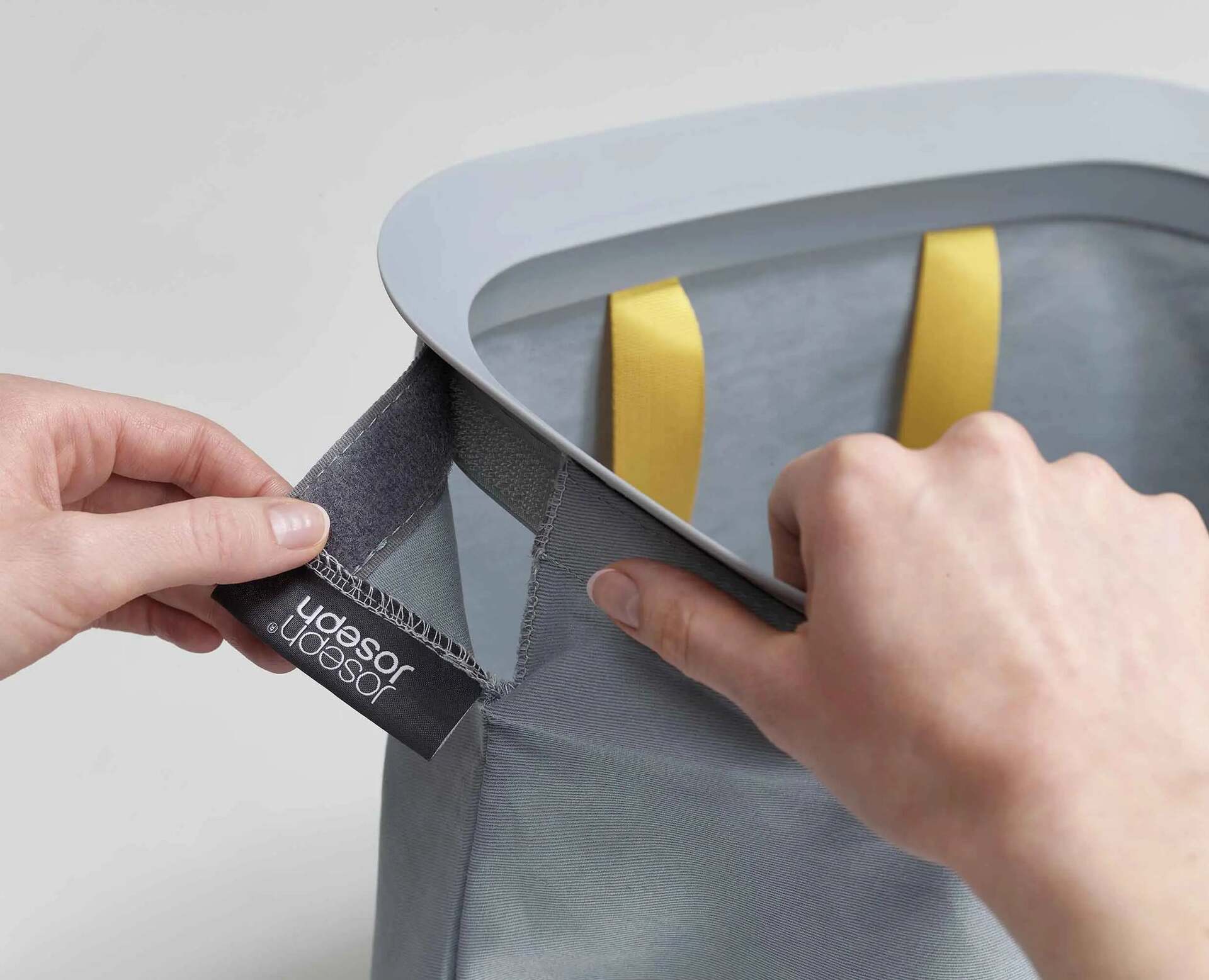 Kôš na bielizeň Joseph Joseph Tota 90 l, sivý, 50003