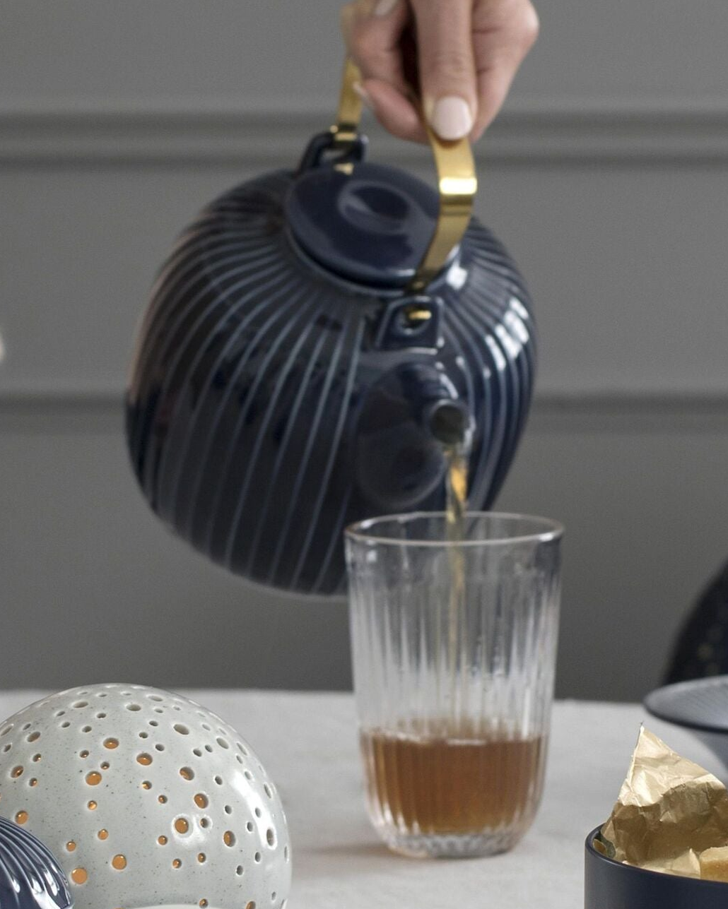 Coffee and tea kettle