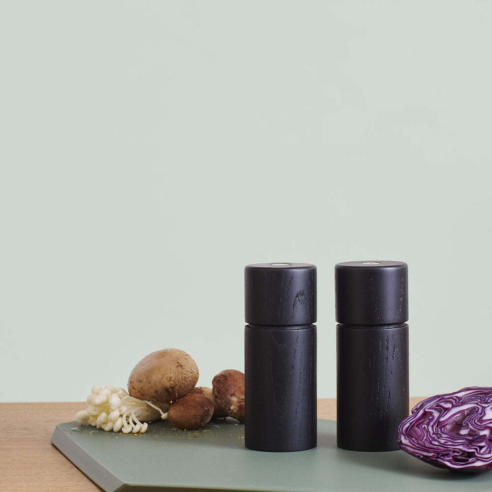 CrushGrind Bergen dřevěný mlýnek na koření 12 cm, black, 070375-0099