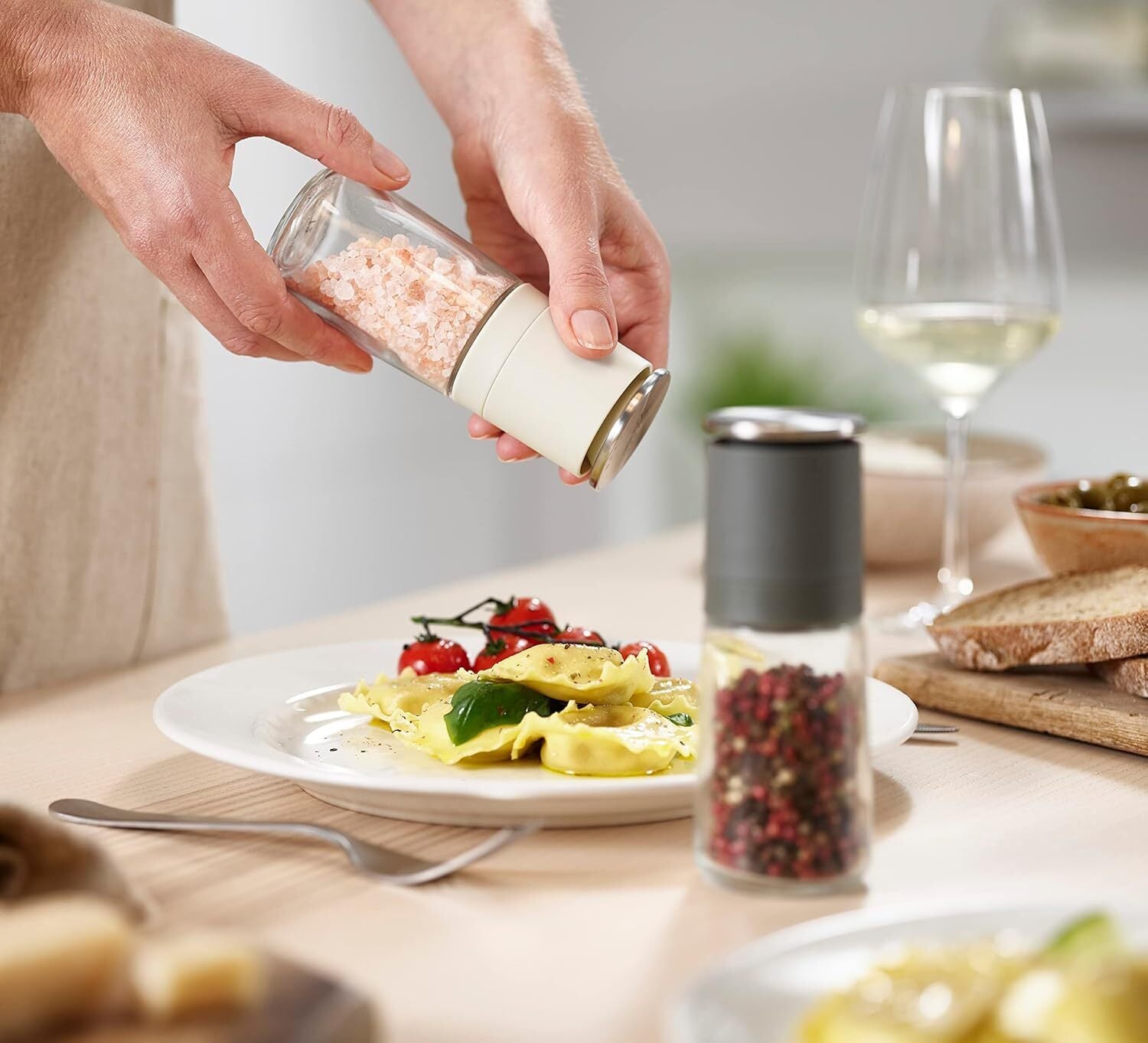 Joseph Joseph Duo sada mlýnků na pepř a sůl 14 cm, šedá, 20198