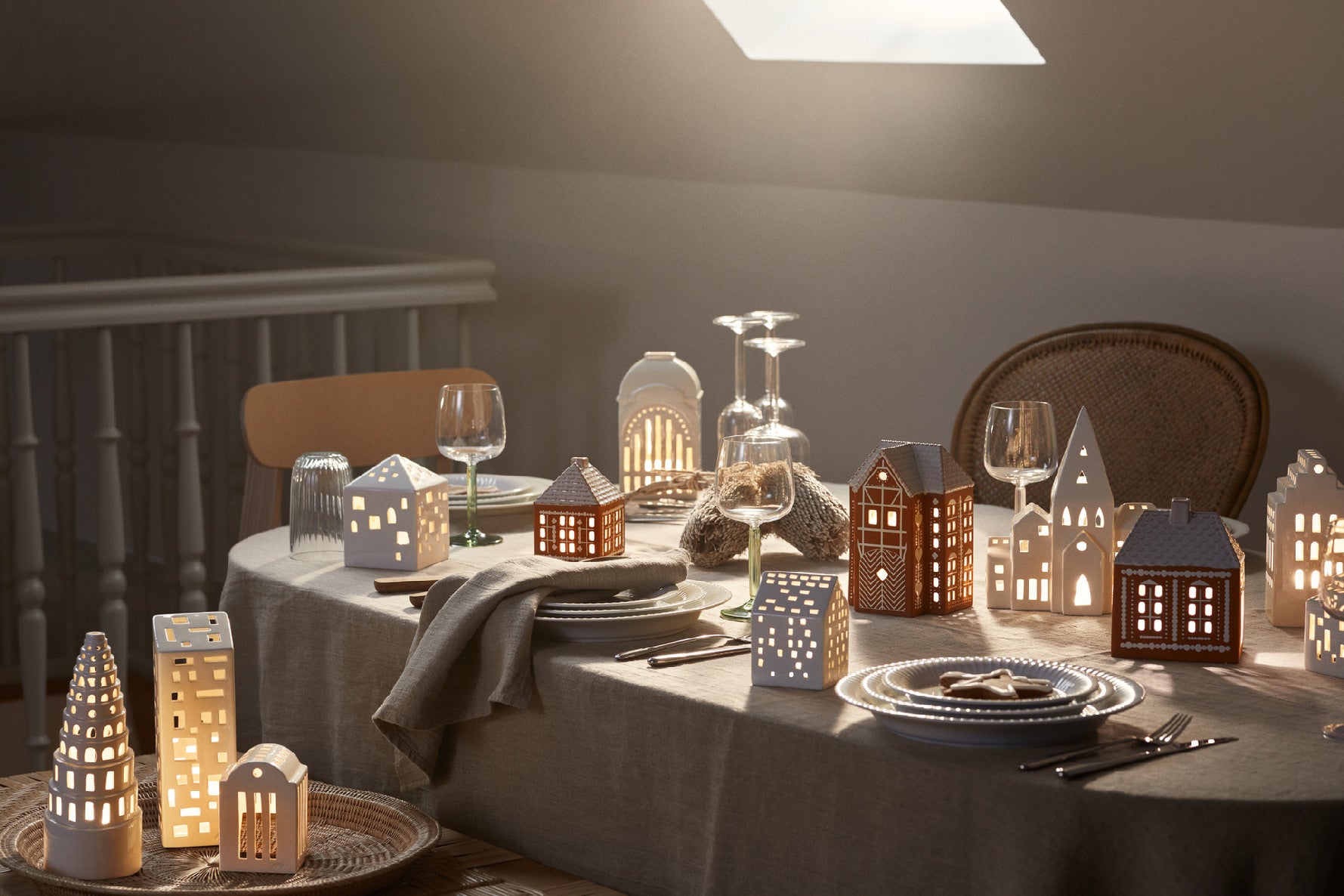 Kähler Urbania keramický svietnik domček City 21 cm, 693521