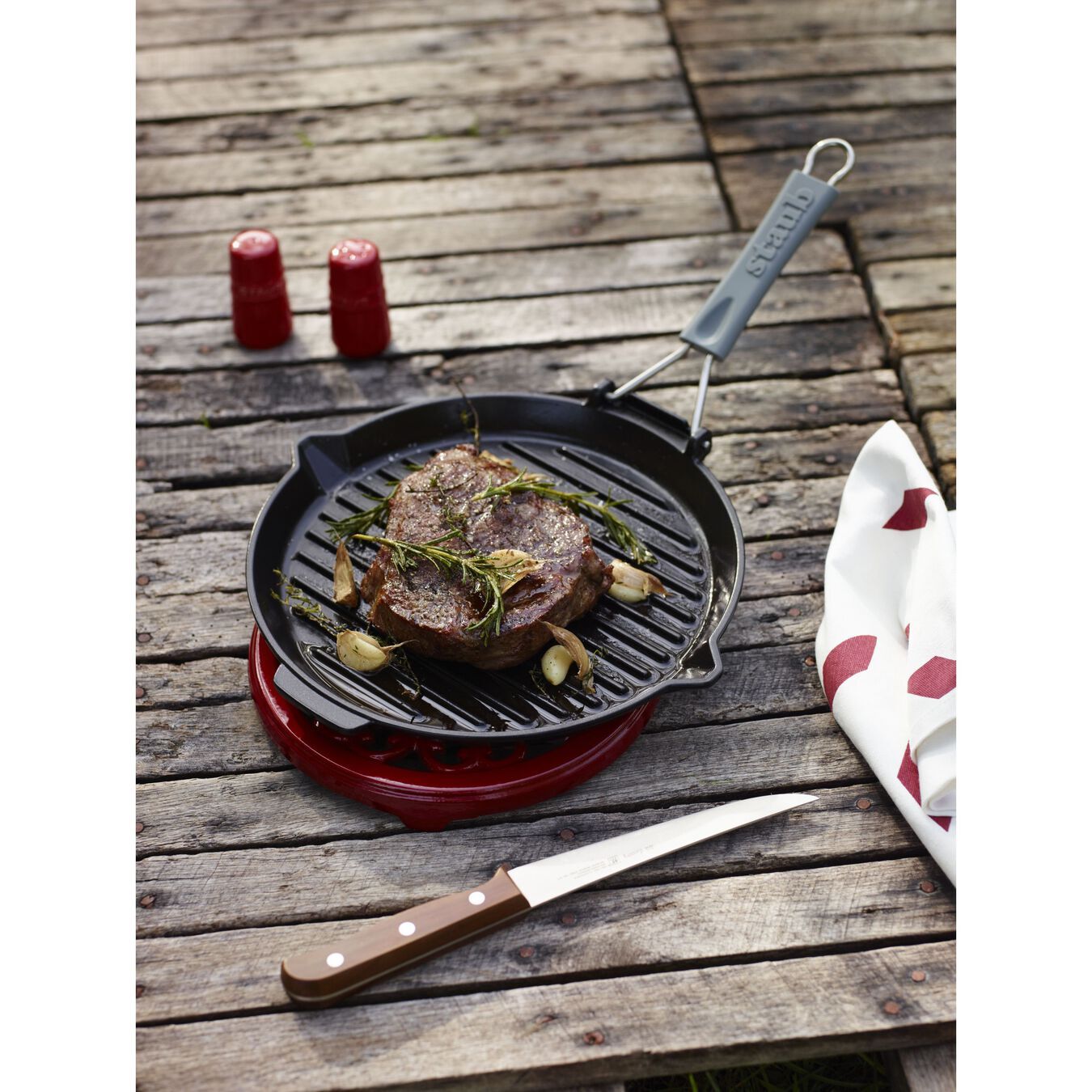 Staub litinová grilovací pánev se sklopnou rukojetí 27 cm, černá, 1202023