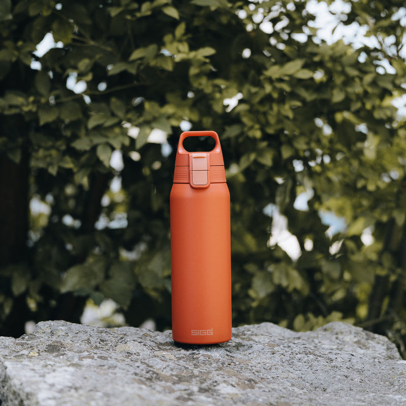 Sigg Shield Therm One nerezová termoláhev na pití 750 ml, eco red, 6021.20
