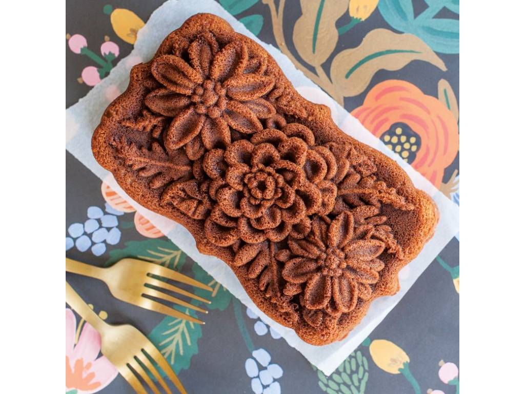 Nordic Ware forma na biskupský chlebíček Luční květy, 6 cup karamelová, 93148