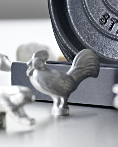 Staub poklice a úchyty