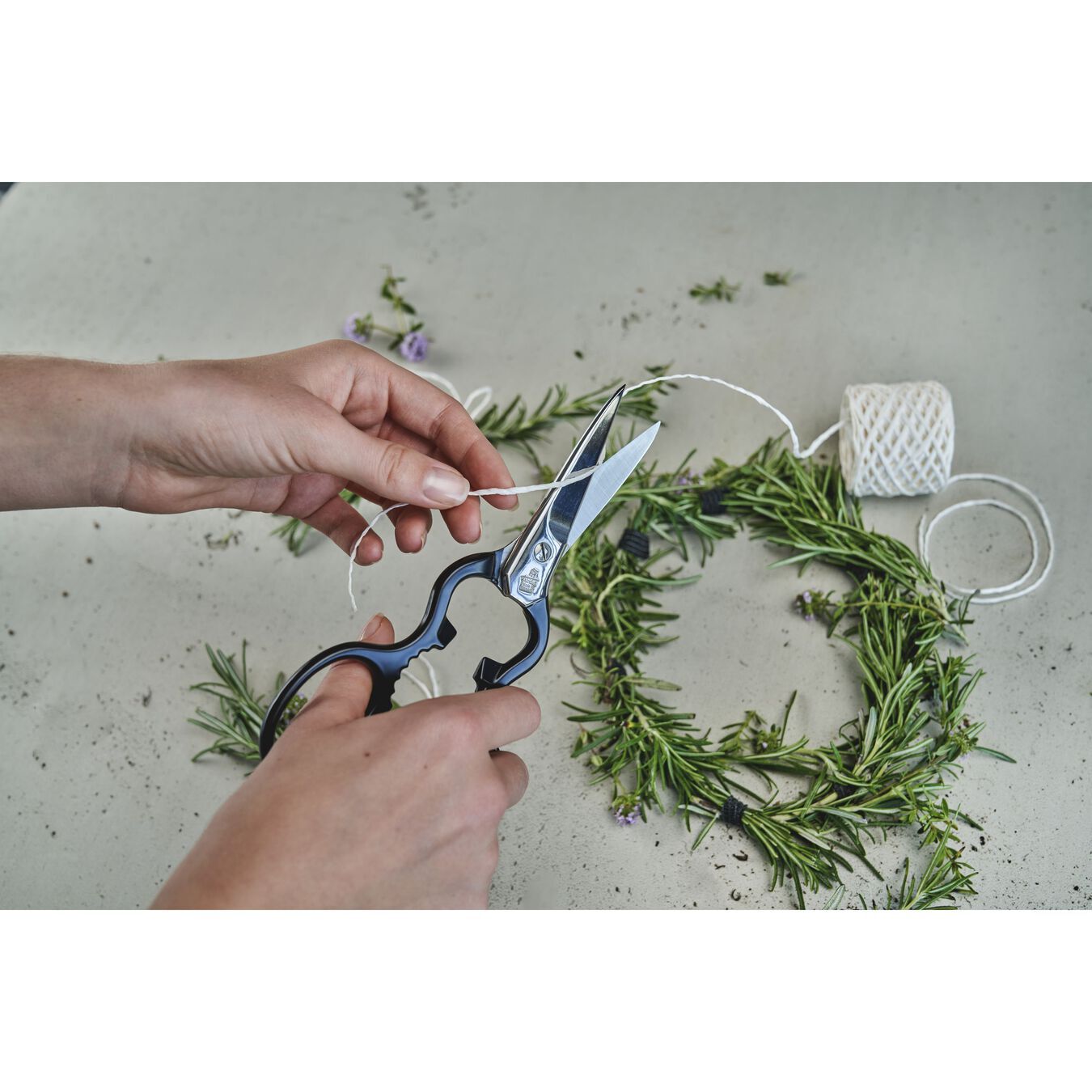 Univerzálne kuchynské nožnice Zwilling z nehrdzavejúcej ocele, čierne, 43927-200