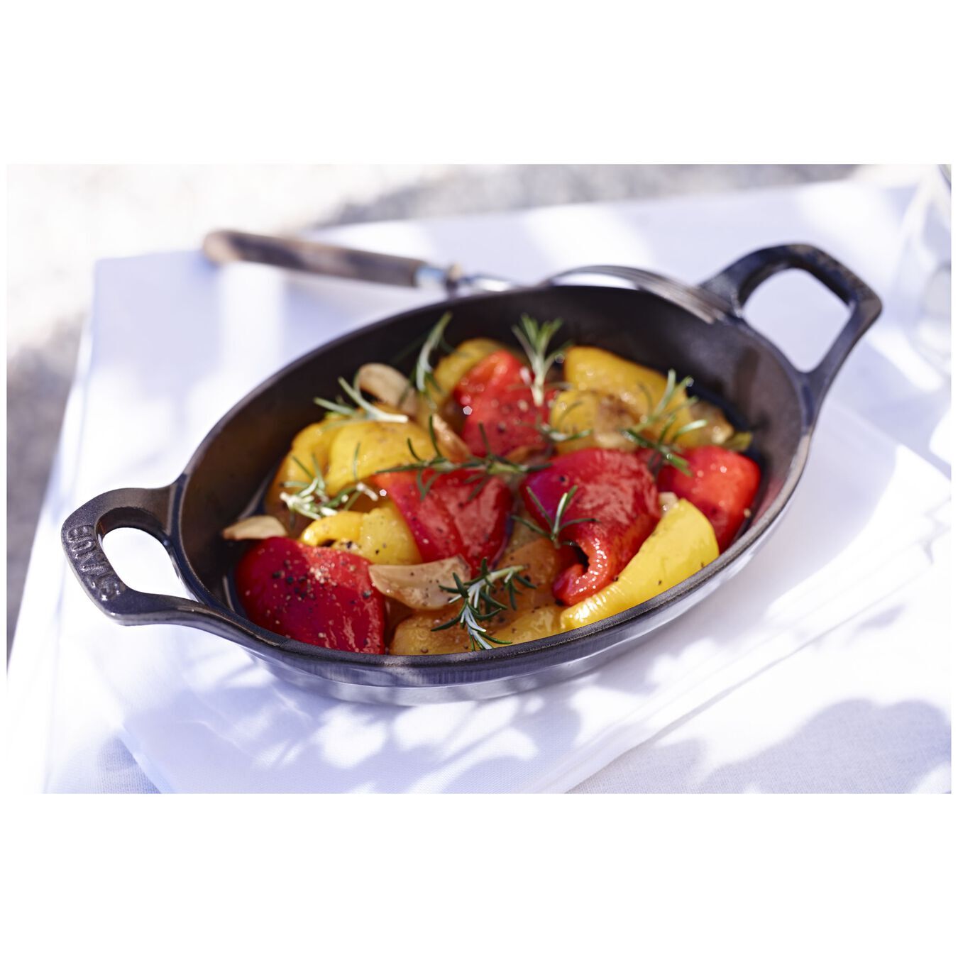 Staub Mini litinový pekáč oválný 15 cm, šedý, 40509-545