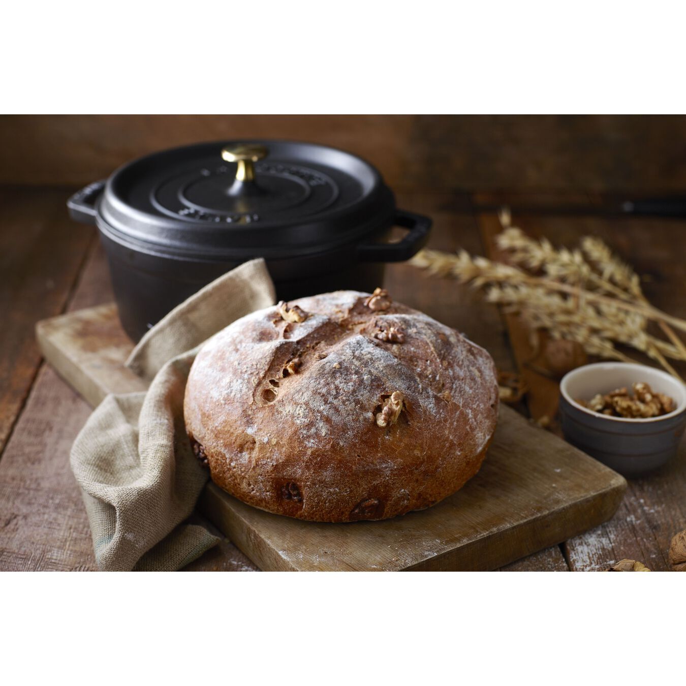 Staub kulatý úchyt na poklici, mosazný, velký, 1670113