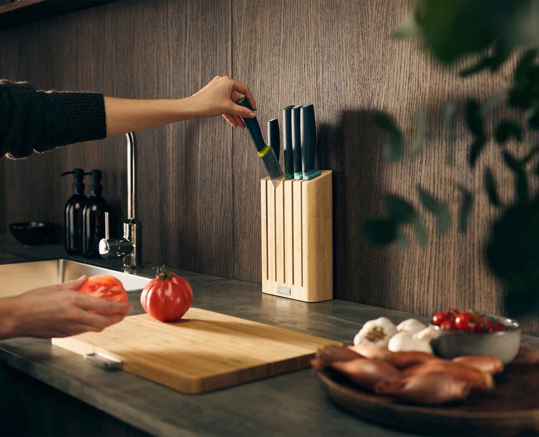 Joseph Joseph Elevate bambusový blok s nožmi 6 ks, 10300