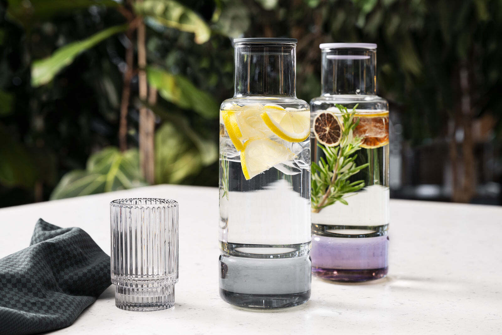 CrushGrind Billund skleněná karafa s uzávěrem 1 l, lavender, 085210-0049